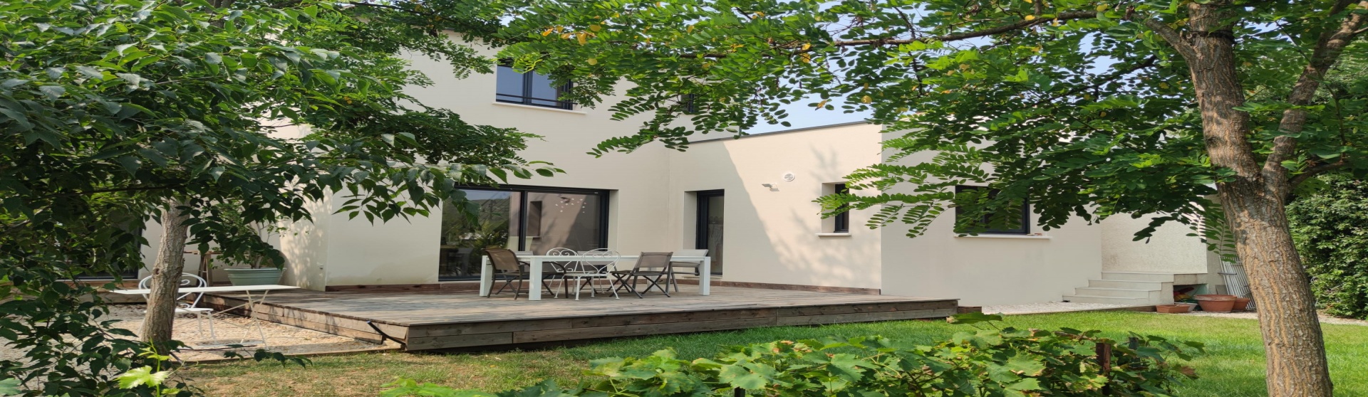 Exclusivité! Superbe villa récente F5 Terrain arboré avec piscine
