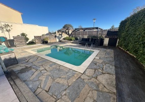 5 Chambres Chambres, 6 Chambres Chambres,1 Salle de bainsSalle de bain,0,A vendre,1120