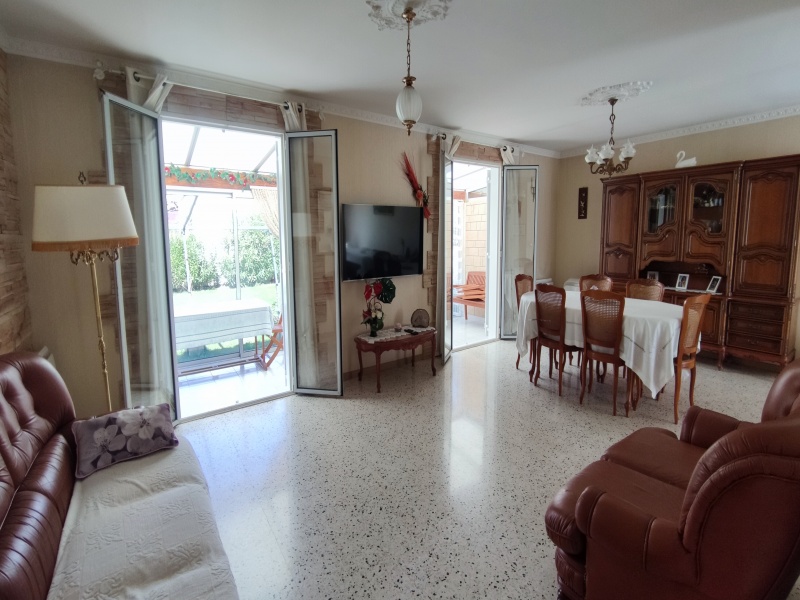 3 Chambres Chambres, 4 Chambres Chambres,0,A vendre,1121