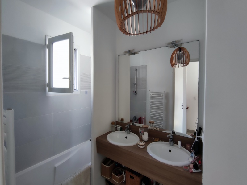 2 Chambres Chambres, 3 Chambres Chambres,1 Salle de bainsSalle de bain,0,A vendre,1126