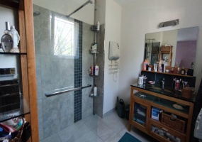 4 Chambres Chambres, 6 Chambres Chambres,1 Salle de bainsSalle de bain,0,A vendre,1130