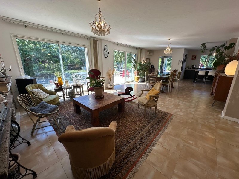 4 Chambres Chambres, 5 Chambres Chambres,1 Salle de bainsSalle de bain,0,A vendre,1134