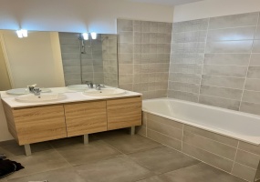 2 Chambres Chambres, 3 Chambres Chambres,0,A vendre,1140