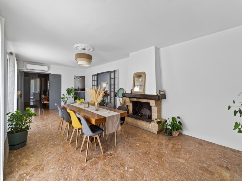 4 Chambres Chambres, 6 Chambres Chambres,1 Salle de bainsSalle de bain,0,A vendre,1143
